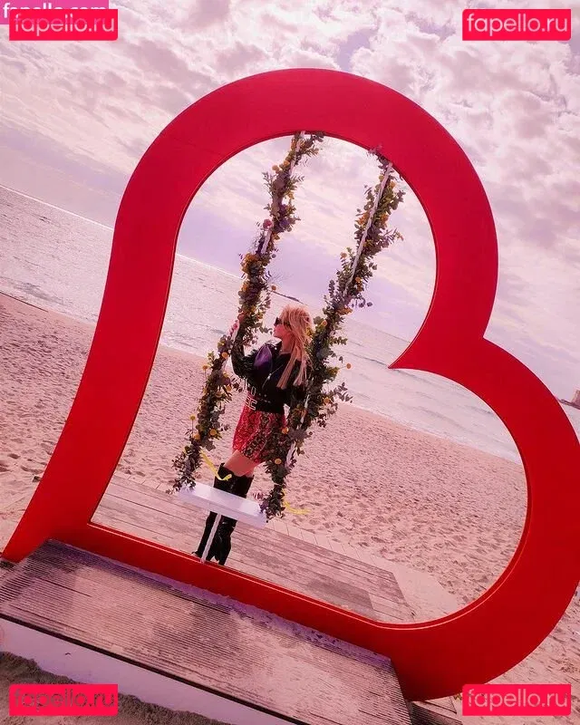 Luana88chloe Onlyfans Photo Gallery 