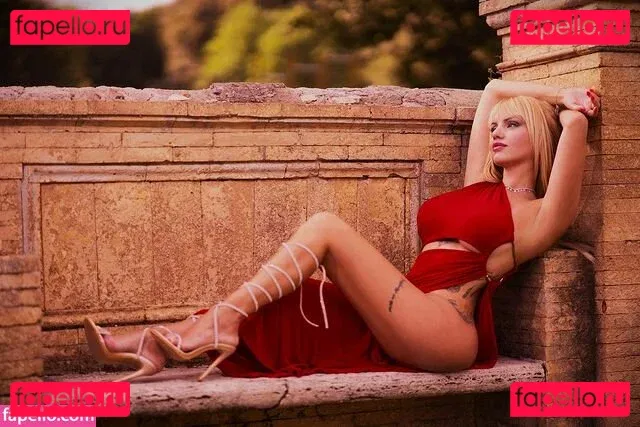 Luana88chloe Onlyfans Photo Gallery 