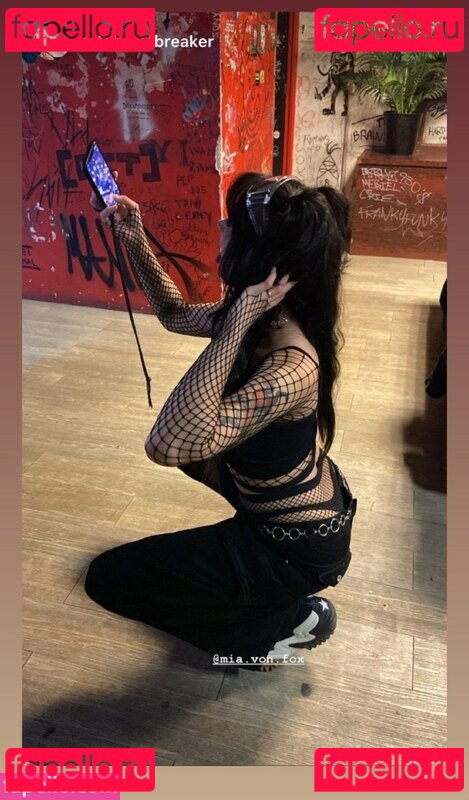 MiaVonFox Nude Onlyfans Photo 16
