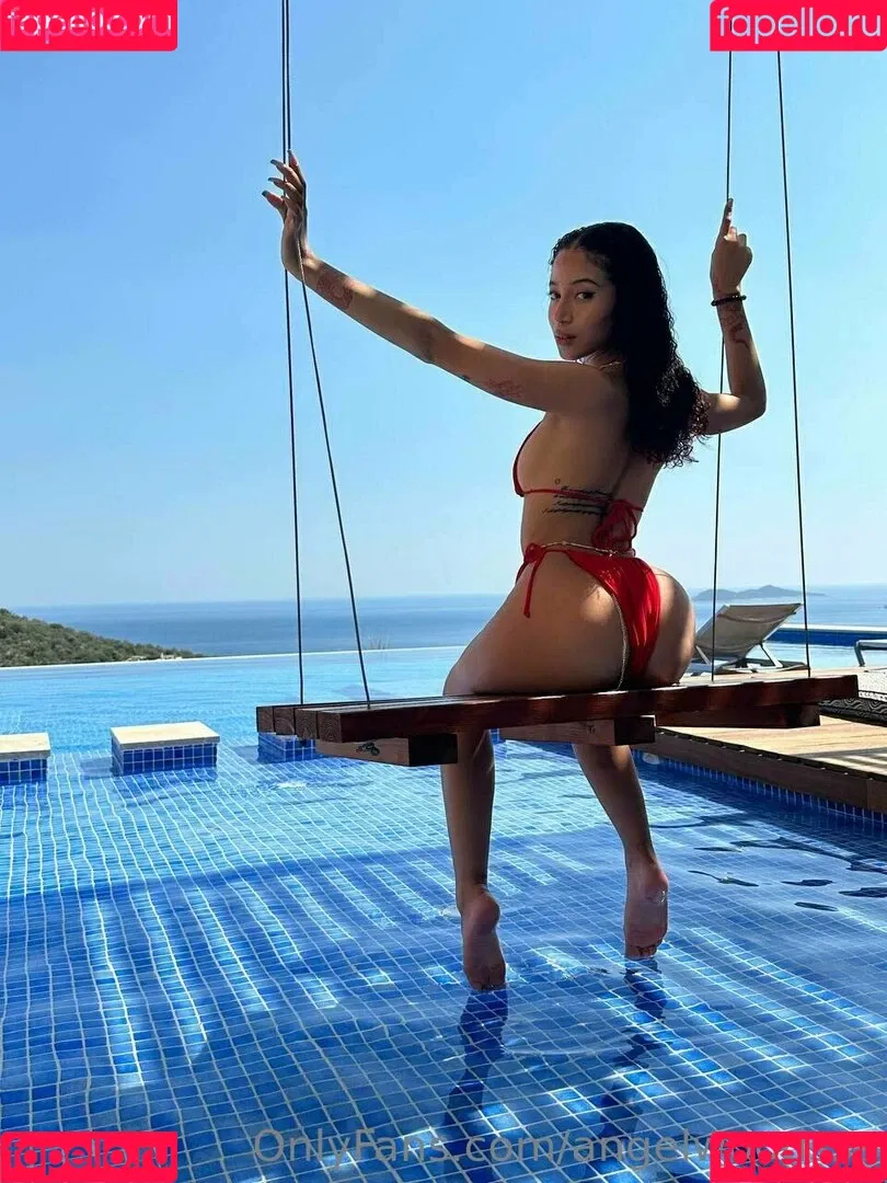 Badgyelkeke Onlyfans Photo Gallery 