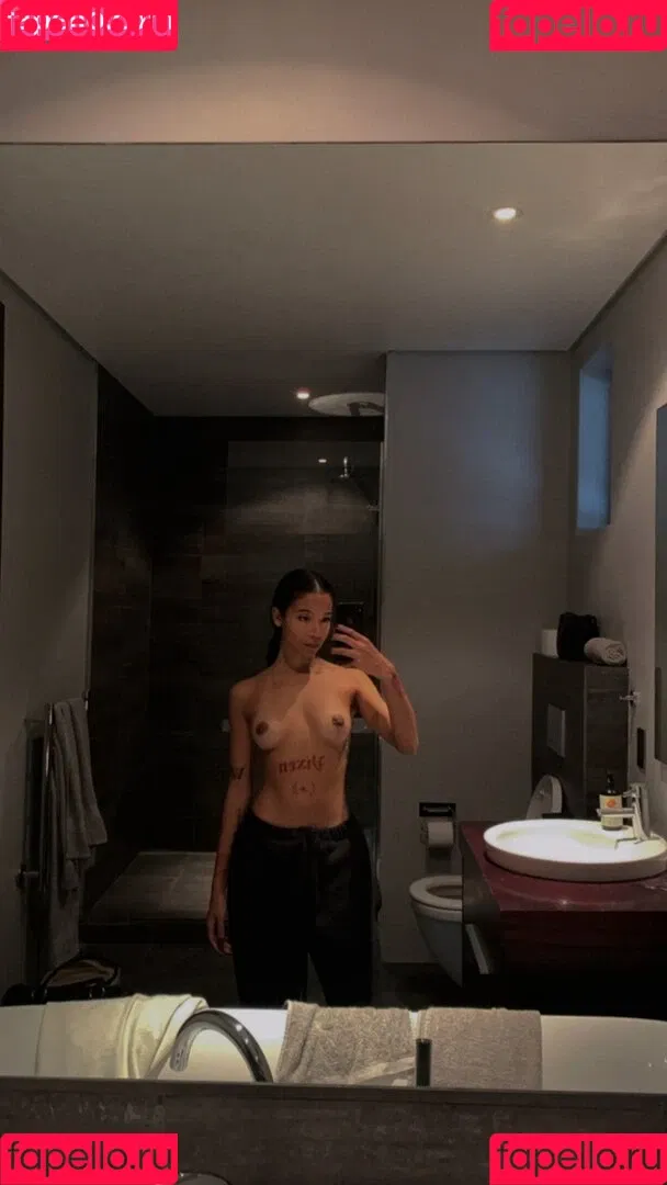 Badgyelkeke Onlyfans Photo Gallery 