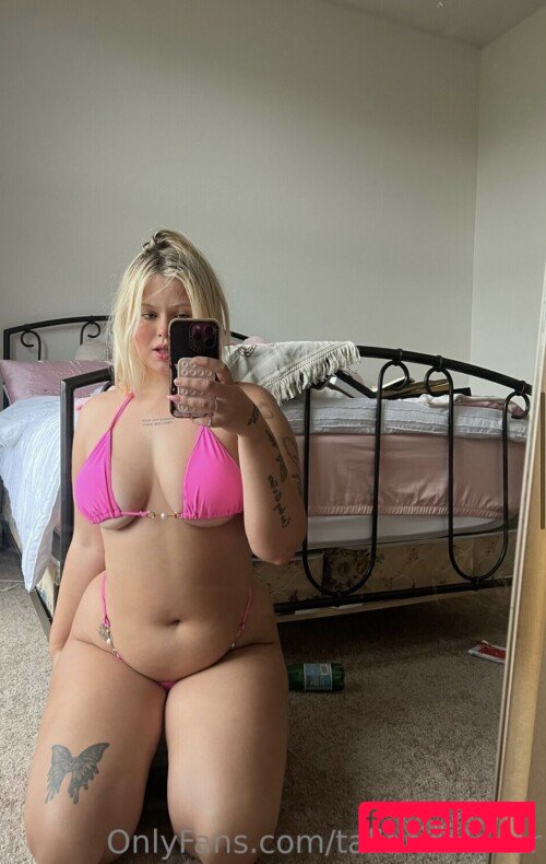 tallandalover Onlyfans Photo Gallery 