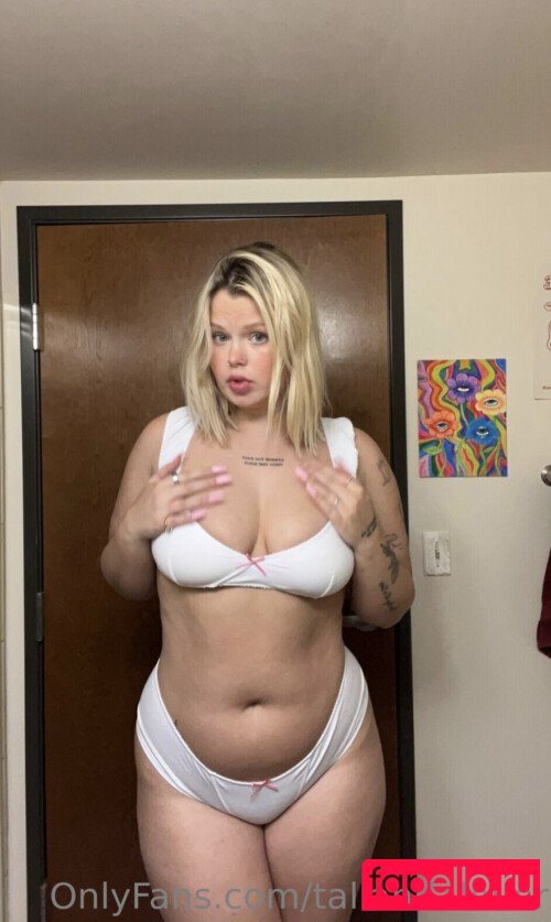 tallandalover Onlyfans Photo Gallery 