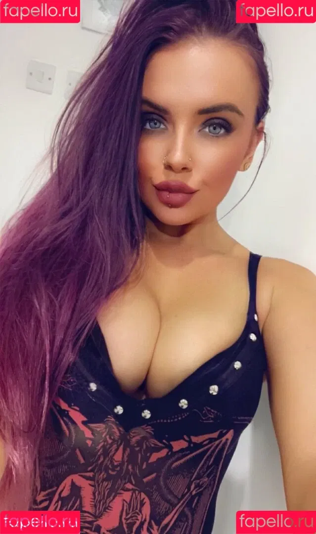 aradia.xfiento Onlyfans Photo Gallery 
