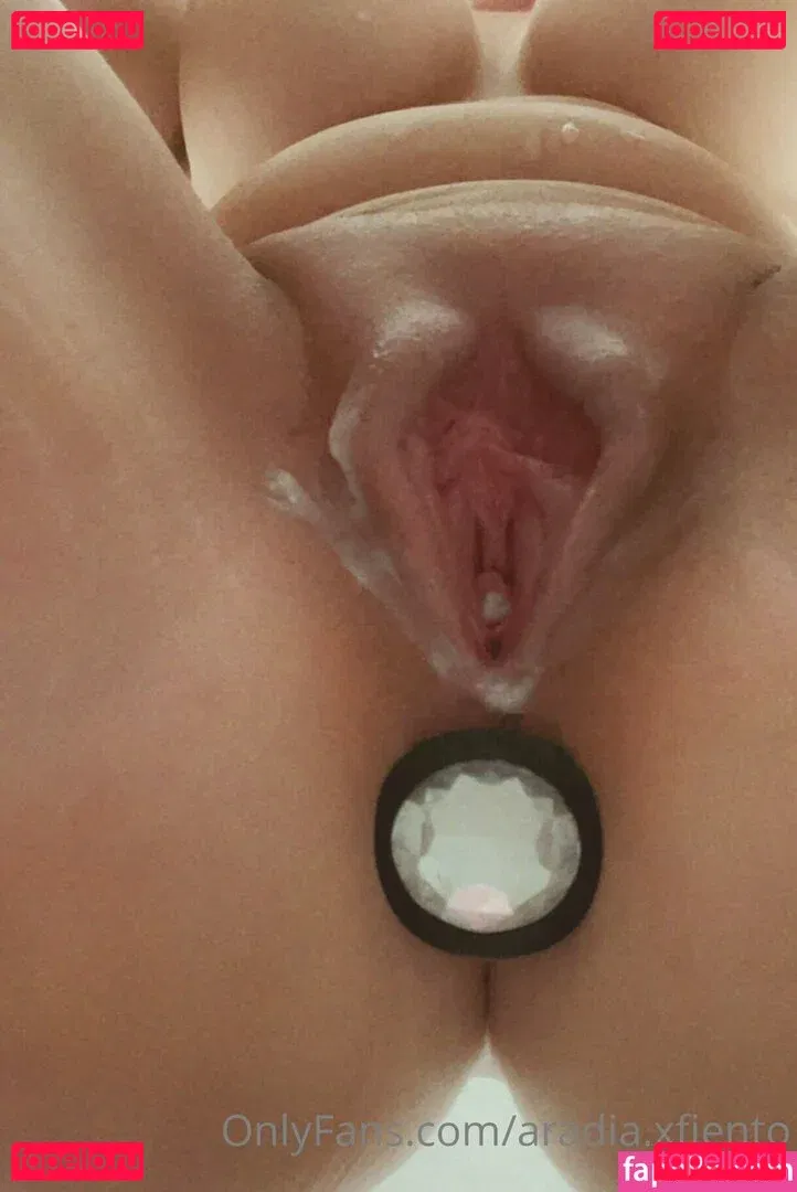 aradia.xfiento Onlyfans Photo Gallery 