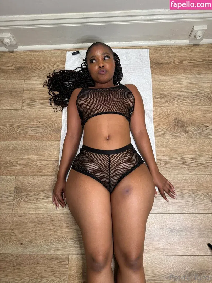 petitetumi Onlyfans Photo Gallery 