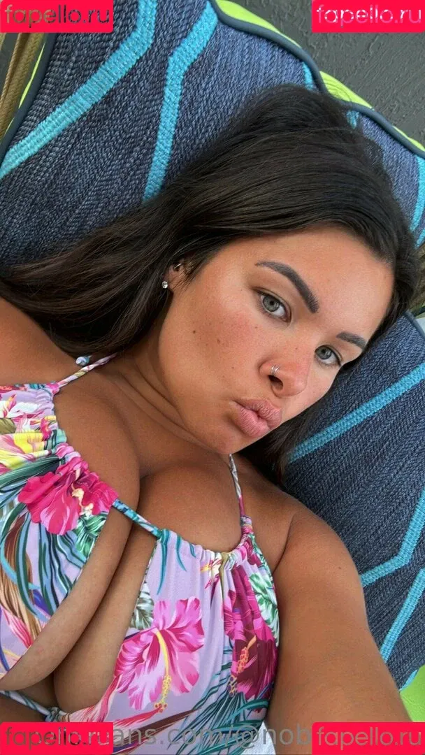 nobettertits Onlyfans Photo Gallery 