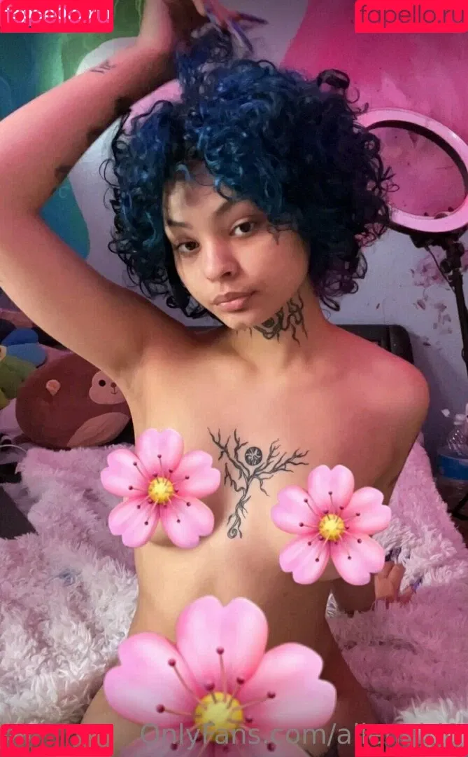 aliengirl0 Onlyfans Photo Gallery 