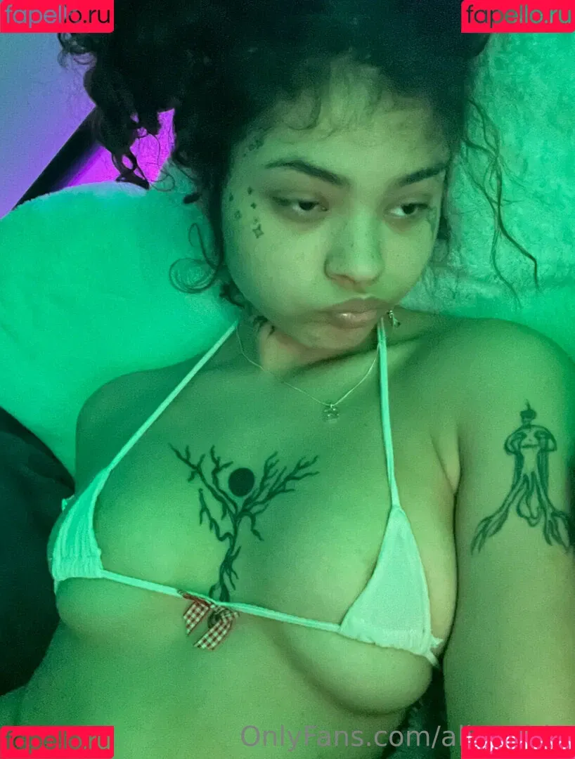 aliengirl0 Onlyfans Photo Gallery 