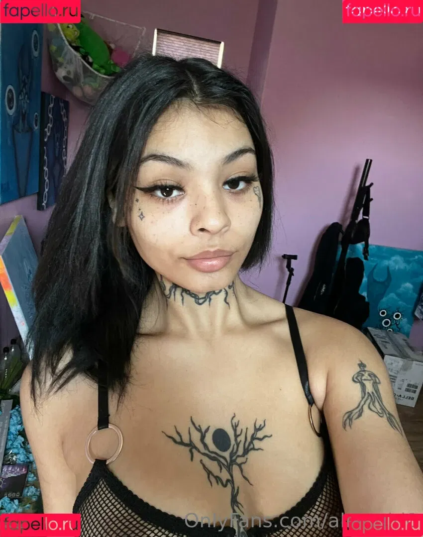 aliengirl0 Onlyfans Photo Gallery 