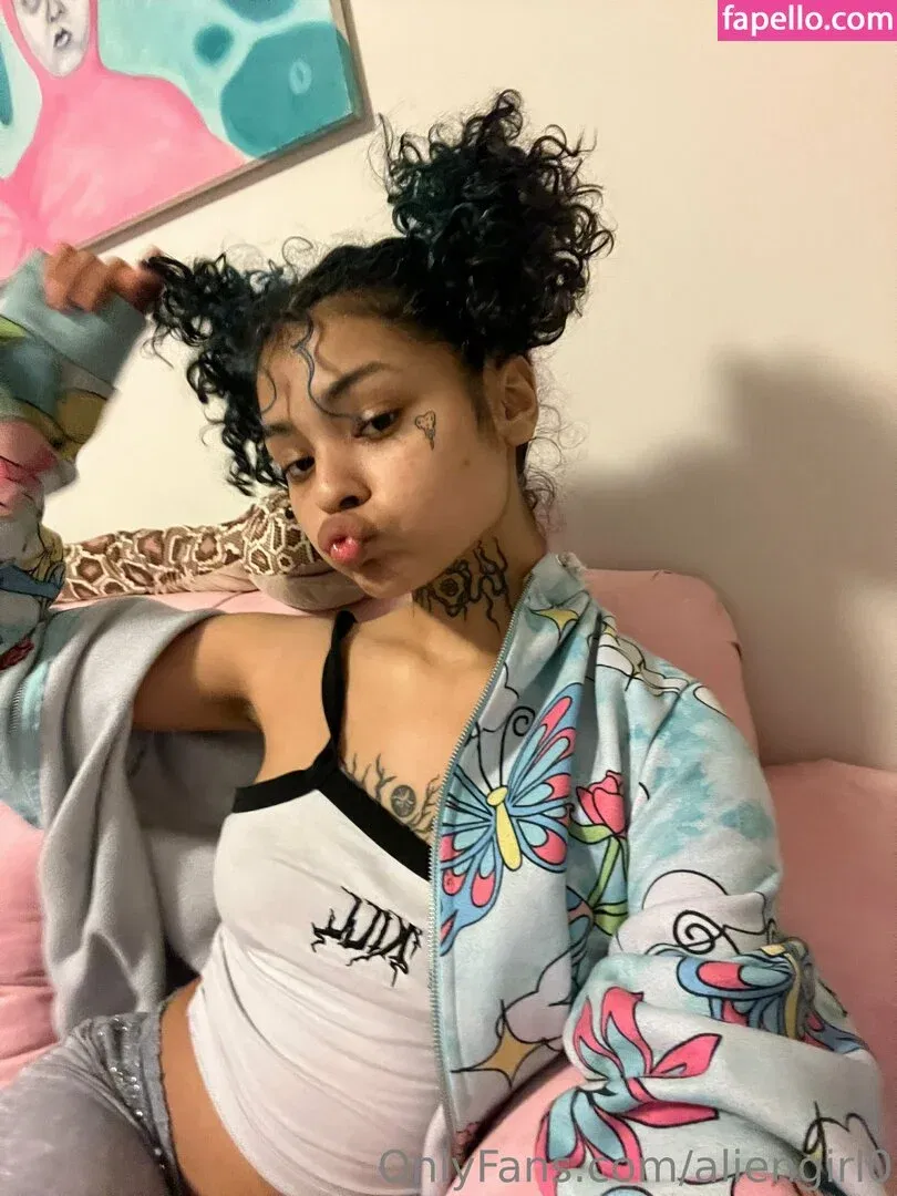 aliengirl0 Onlyfans Photo Gallery 