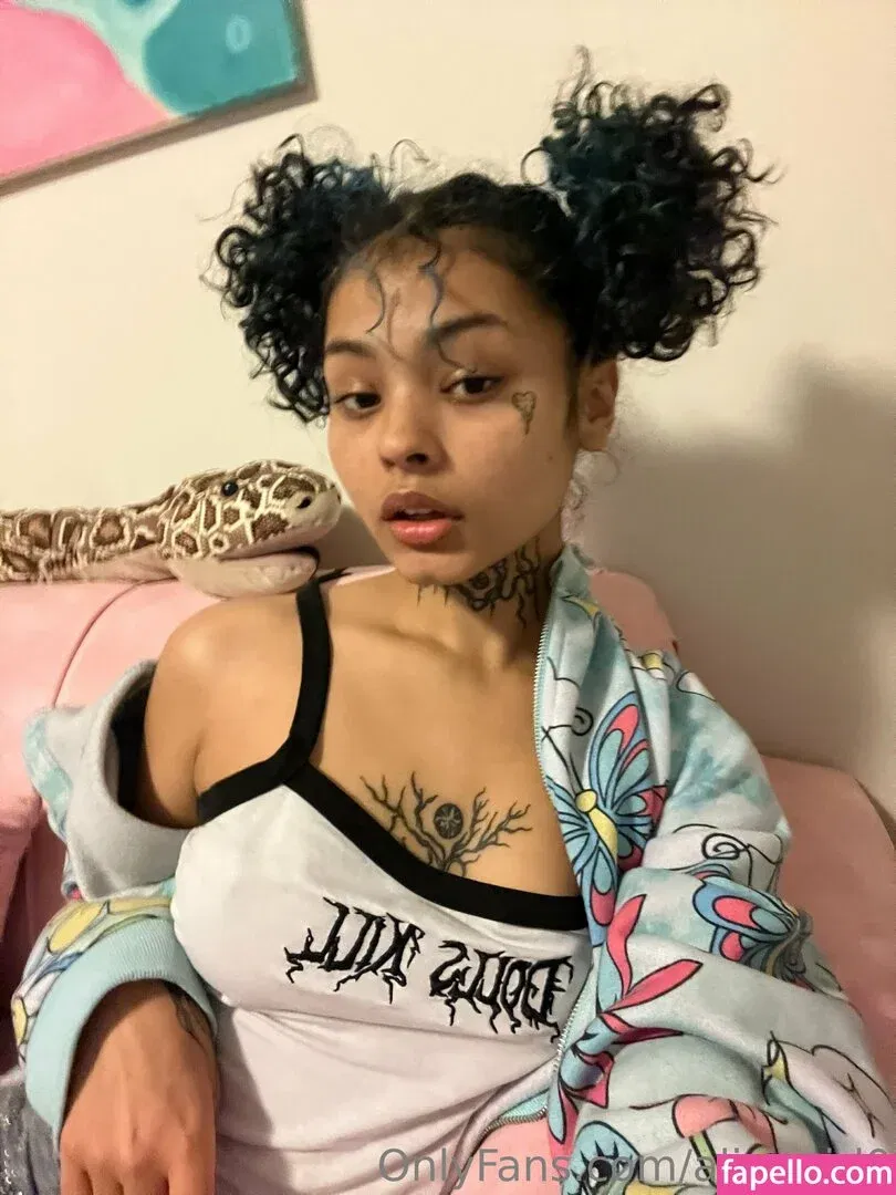 aliengirl0 Onlyfans Photo Gallery 