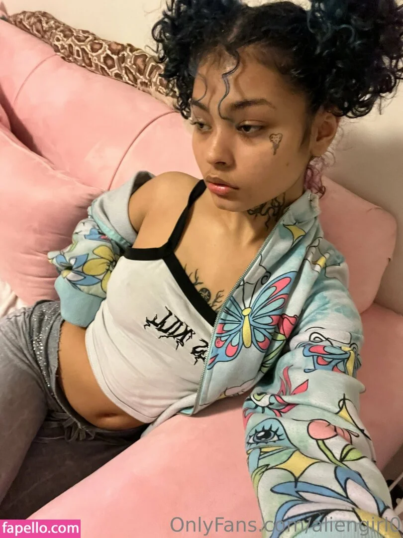 aliengirl0 Onlyfans Photo Gallery 