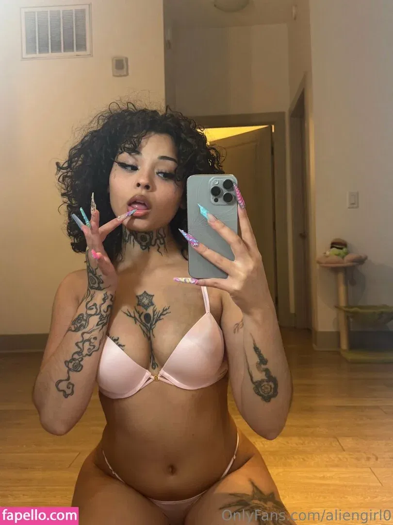 aliengirl0 Onlyfans Photo Gallery 