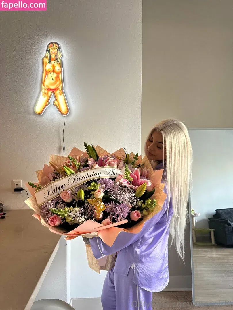 aliengirl0 Onlyfans Photo Gallery 