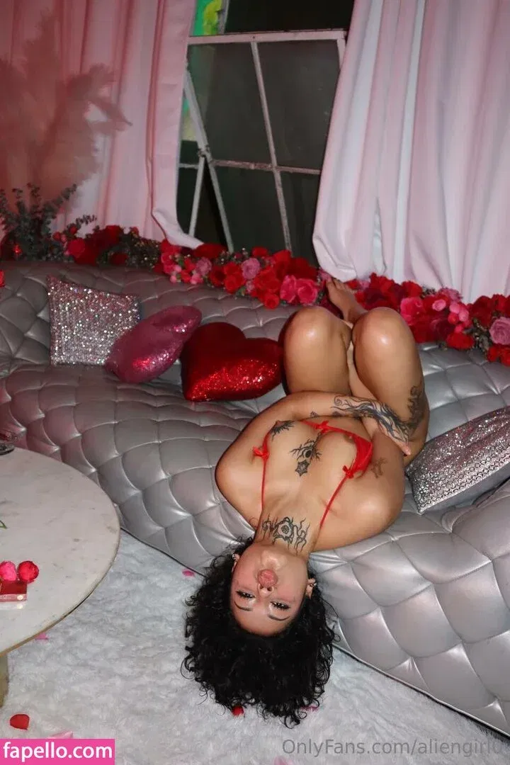 aliengirl0 Onlyfans Photo Gallery 