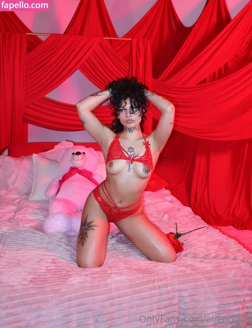 aliengirl0 Onlyfans Photo Gallery 