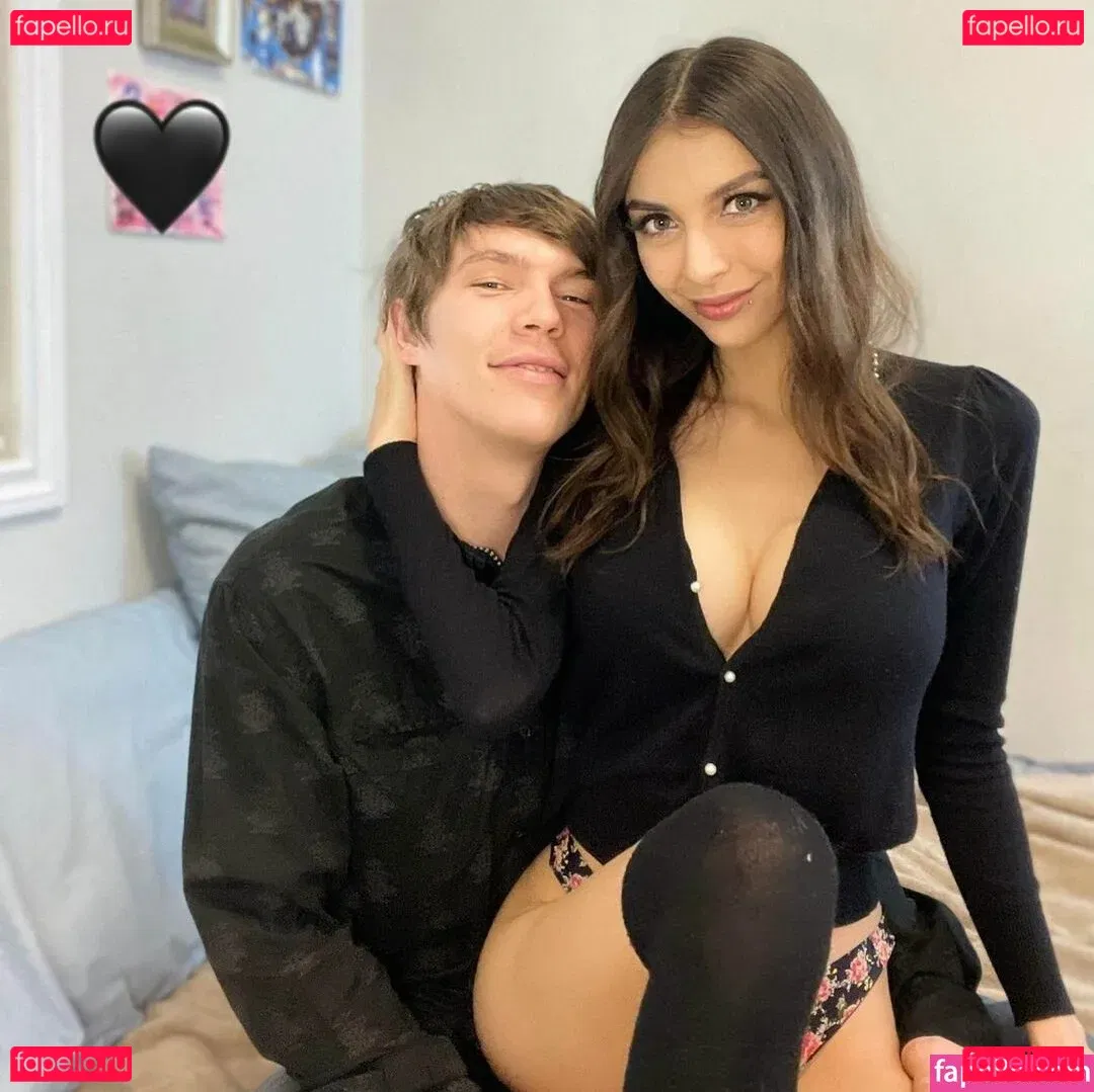 ChloeNight Onlyfans Photo Gallery 