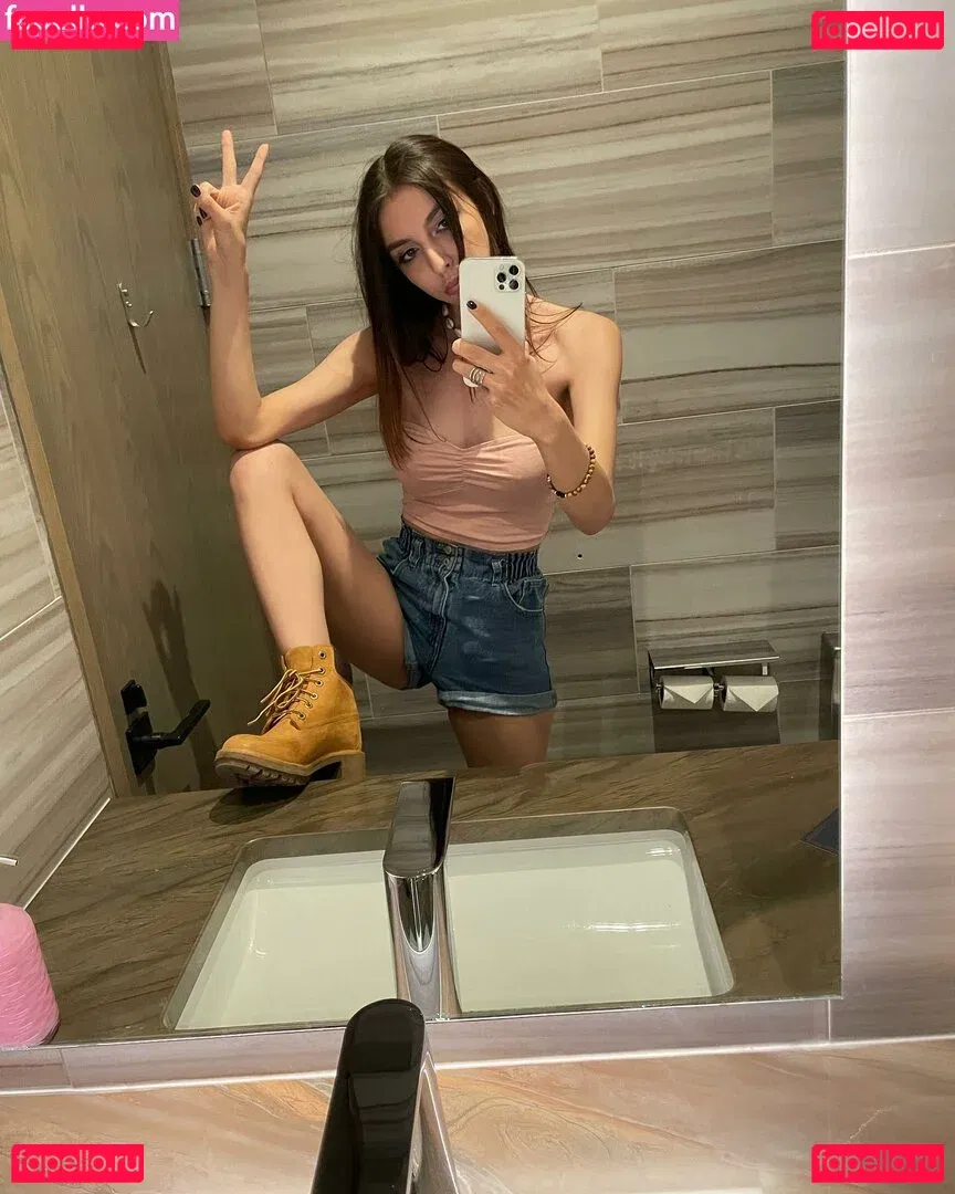 ChloeNight Onlyfans Photo Gallery 