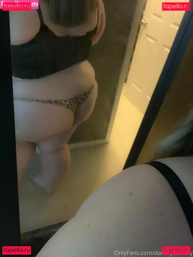 damnyouvicky Onlyfans Photo Gallery 