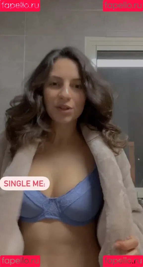 Ariel Kahana Onlyfans Photo Gallery 