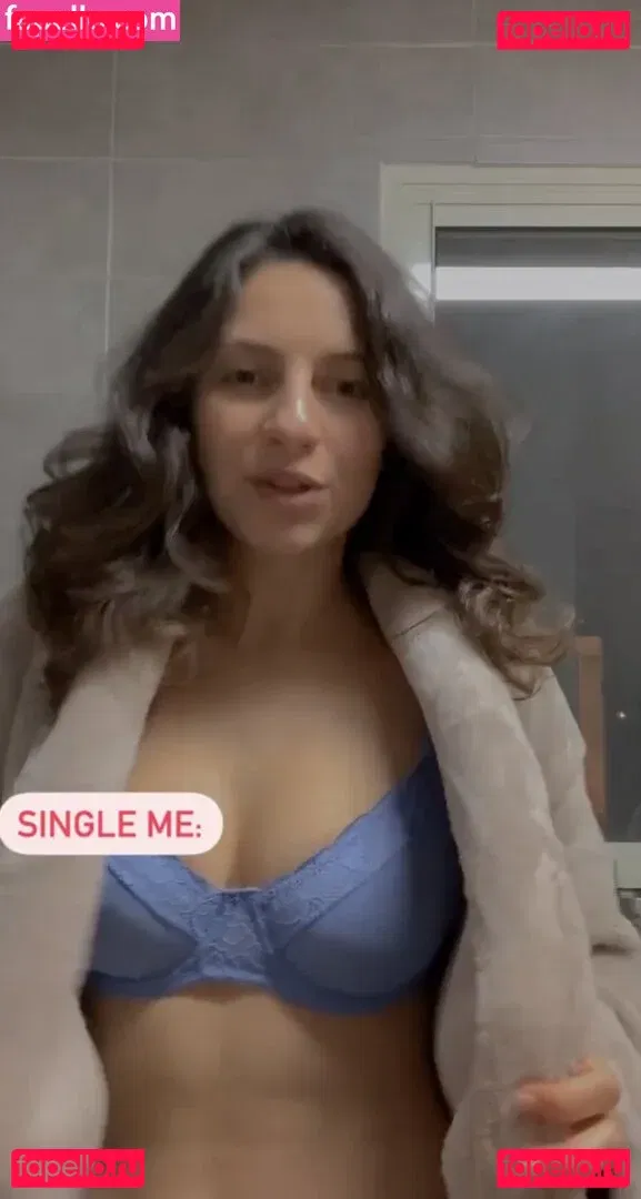 Ariel Kahana Onlyfans Photo Gallery 