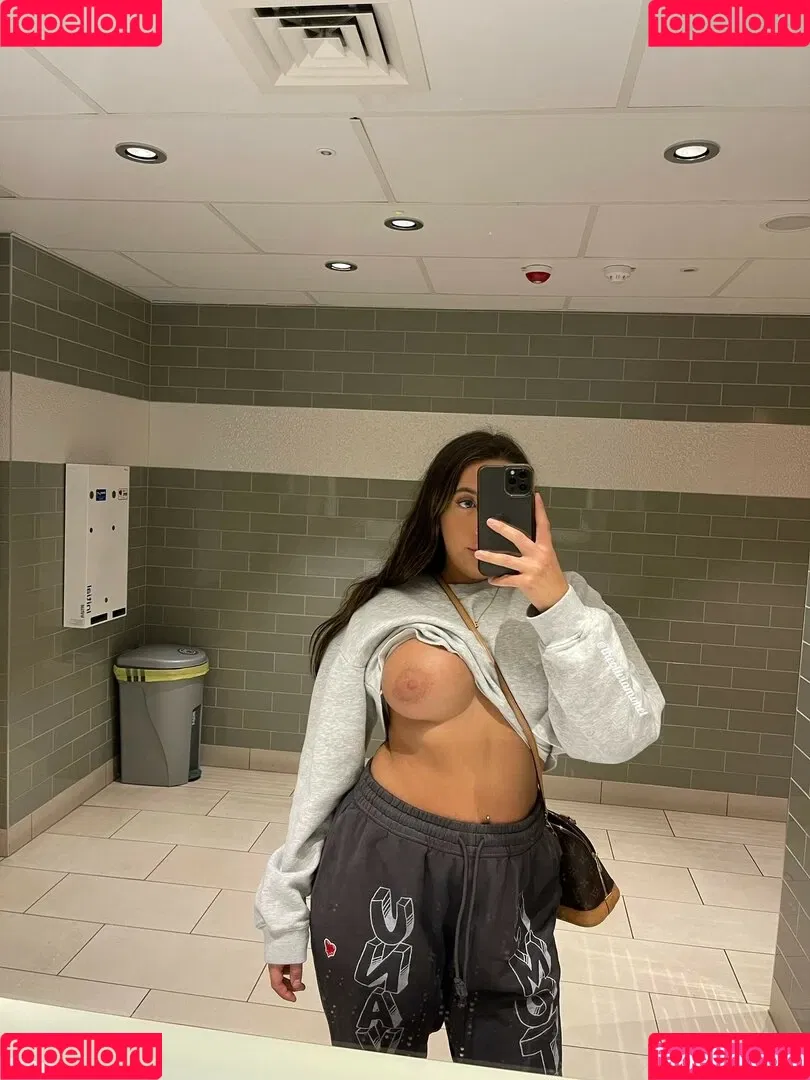 Pretty Boobs Onlyfans Photo Gallery 