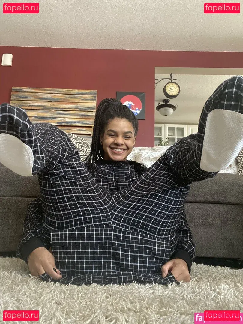 Nakedzena Onlyfans Photo Gallery 