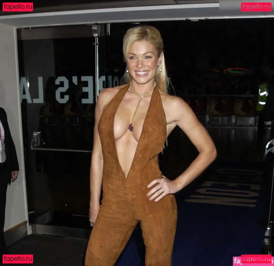 Nell McAndrew Onlyfans Photo Gallery 