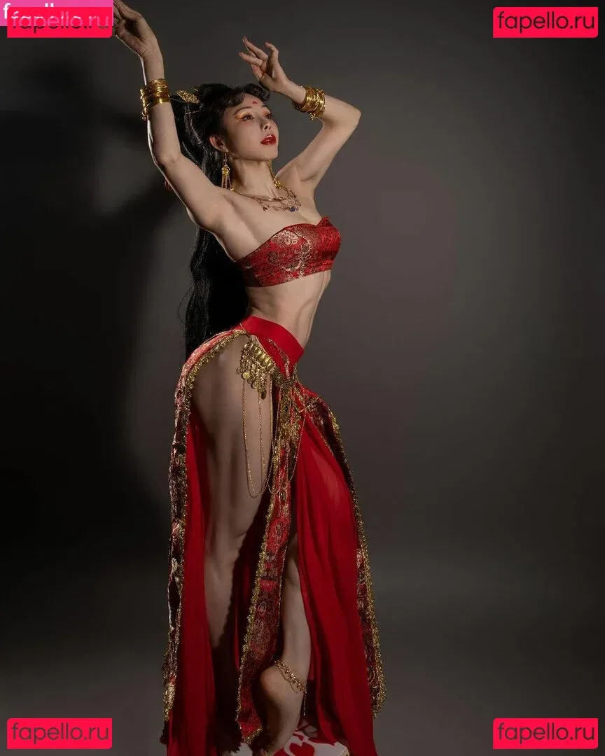 Yuna XS Onlyfans Photo Gallery 