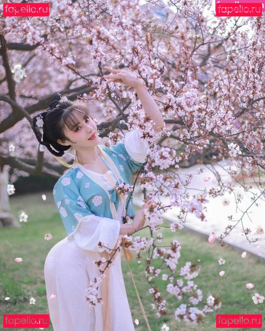 Yuna XS Onlyfans Photo Gallery 