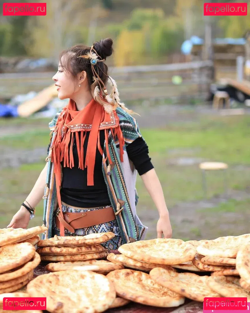 Yuna XS Onlyfans Photo Gallery 