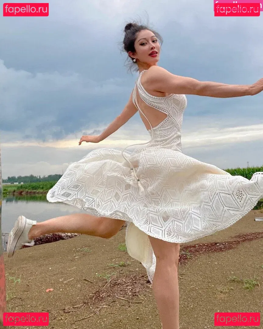 Yuna XS Onlyfans Photo Gallery 