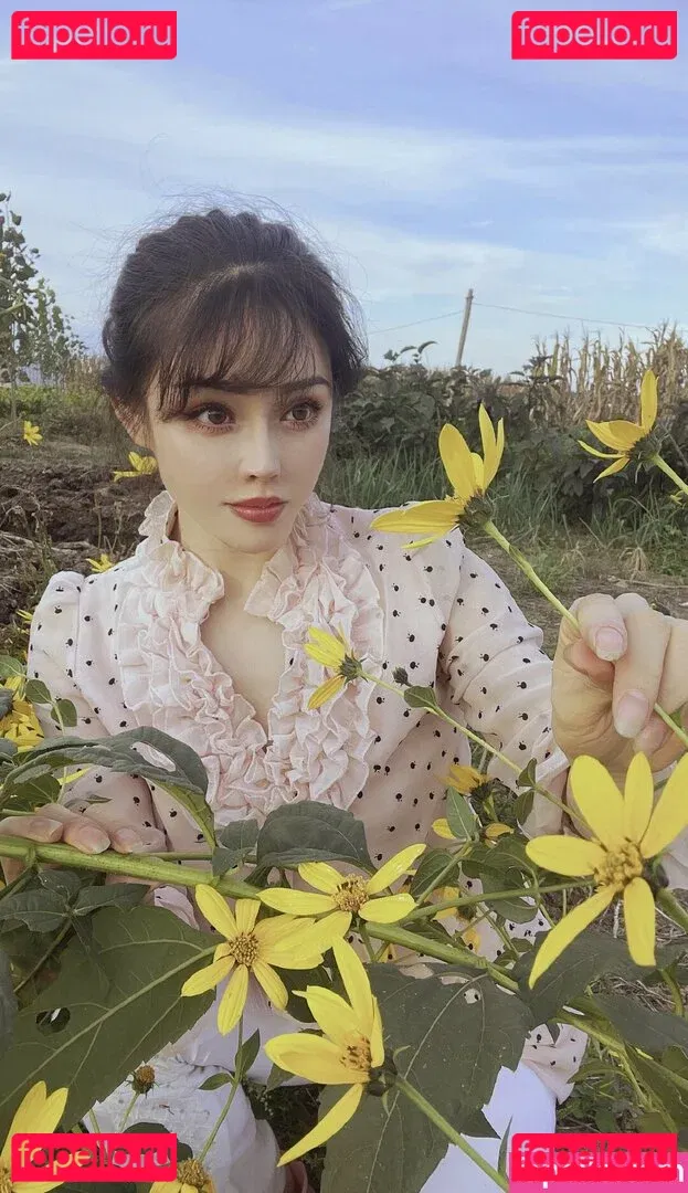 Yuna XS Onlyfans Photo Gallery 