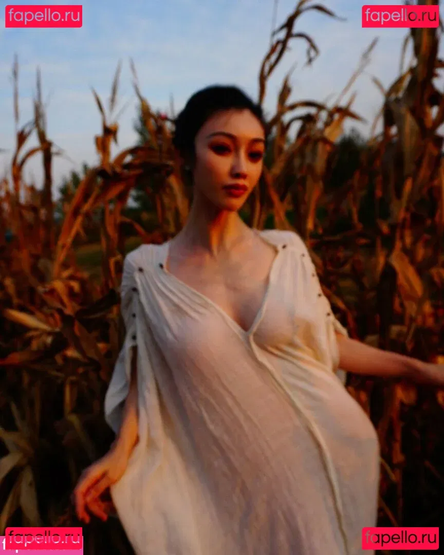 Yuna XS Onlyfans Photo Gallery 