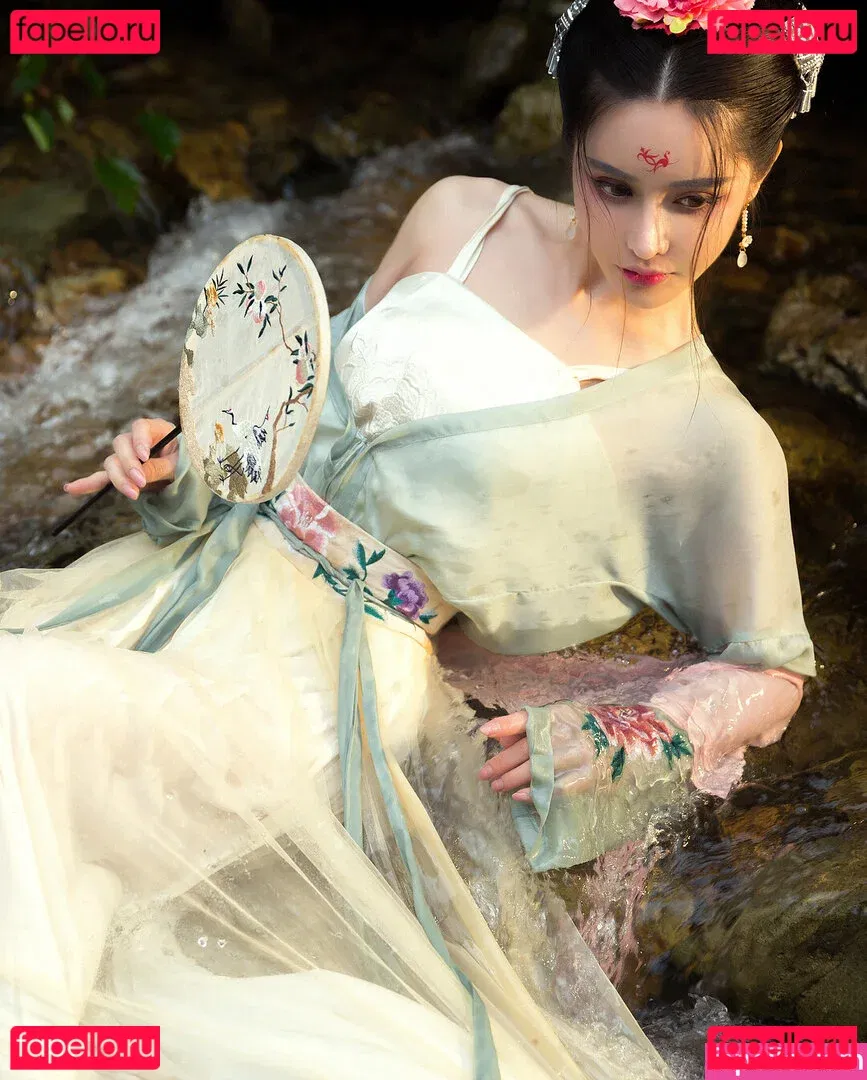 Yuna XS Onlyfans Photo Gallery 