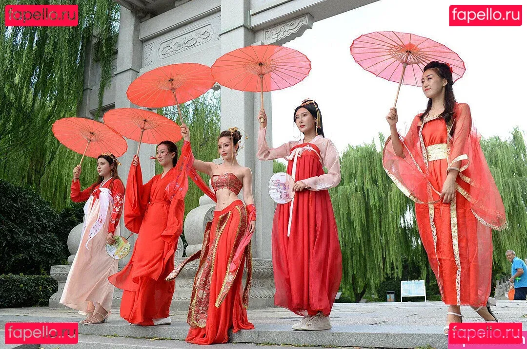 Yuna XS Onlyfans Photo Gallery 