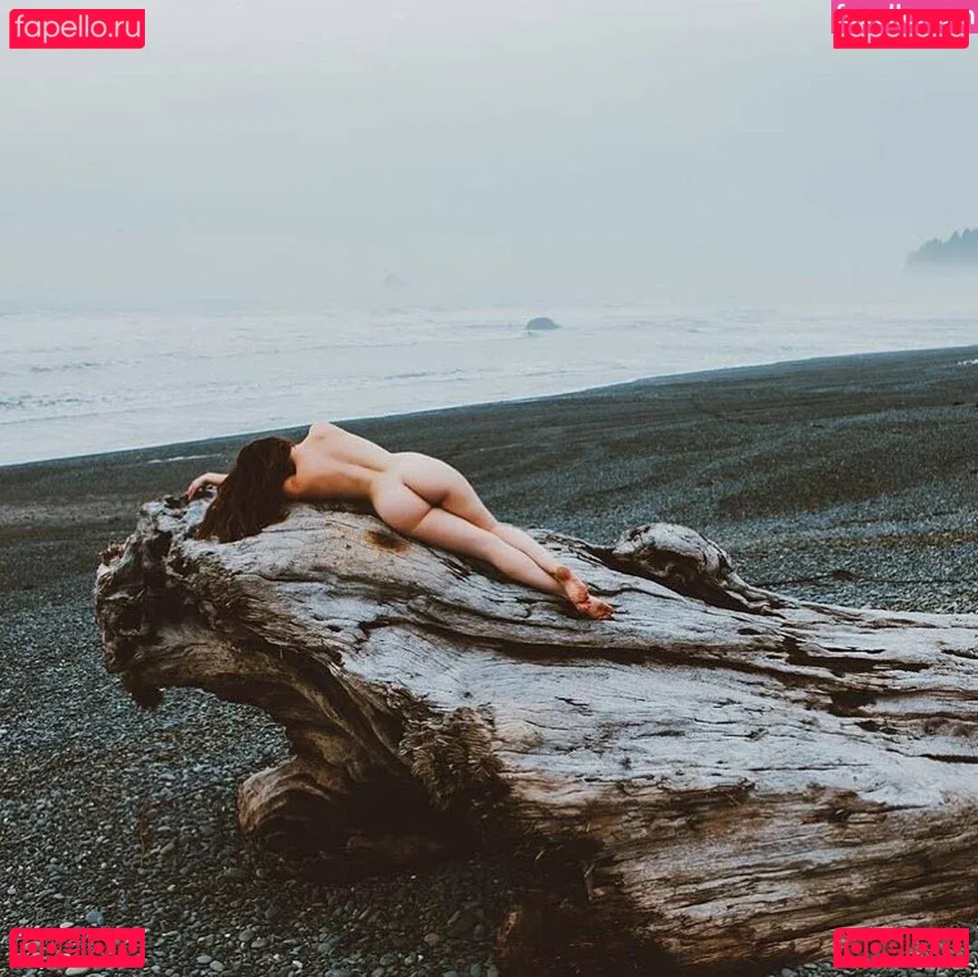 Yuna XS Onlyfans Photo Gallery 