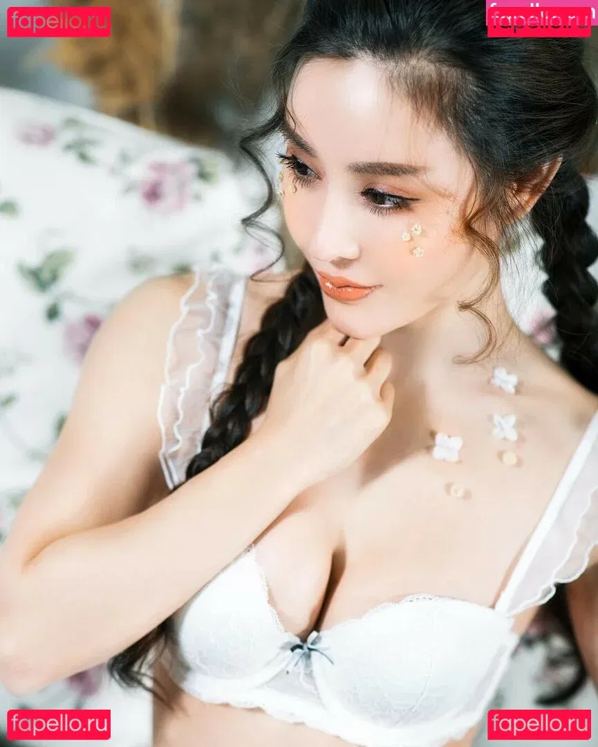 Yuna XS Onlyfans Photo Gallery 