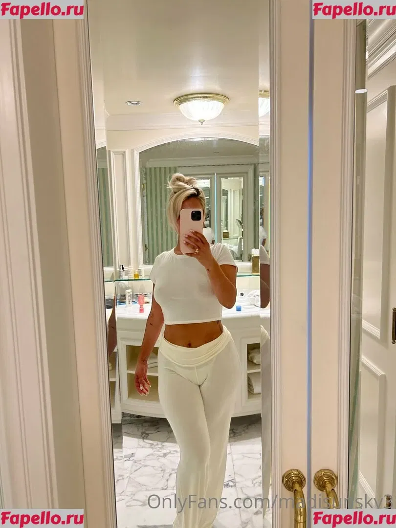 Madisun Sky Onlyfans Photo Gallery 