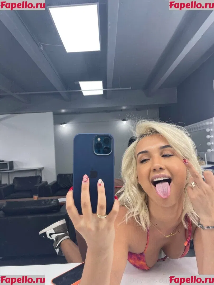 Madisun Sky Onlyfans Photo Gallery 