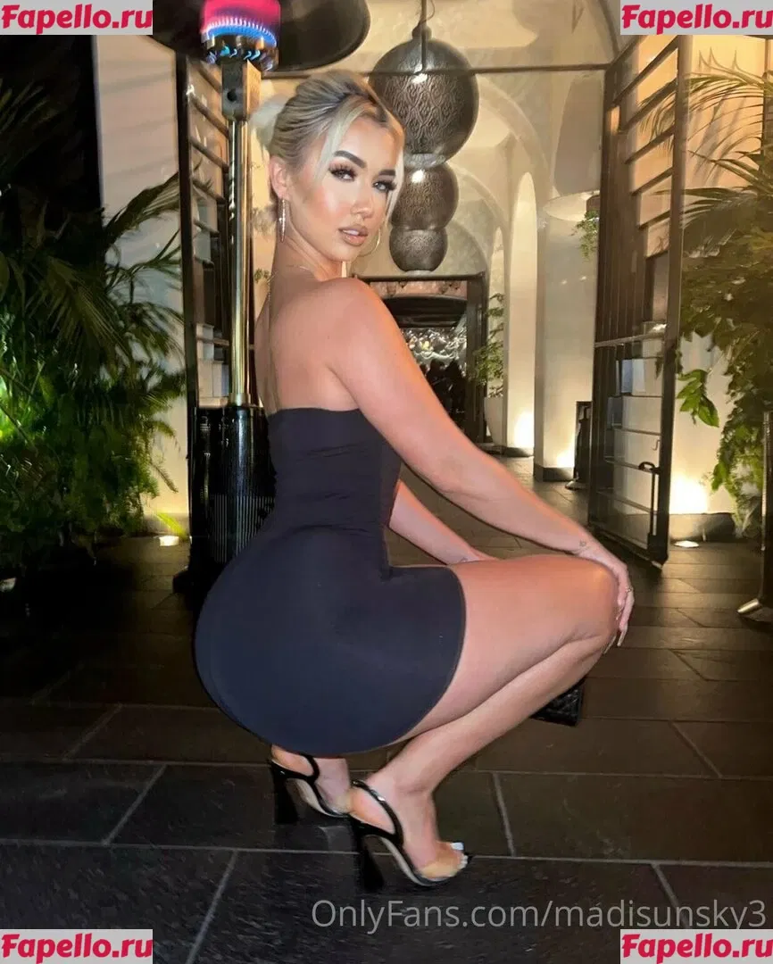 Madisun Sky Onlyfans Photo Gallery 