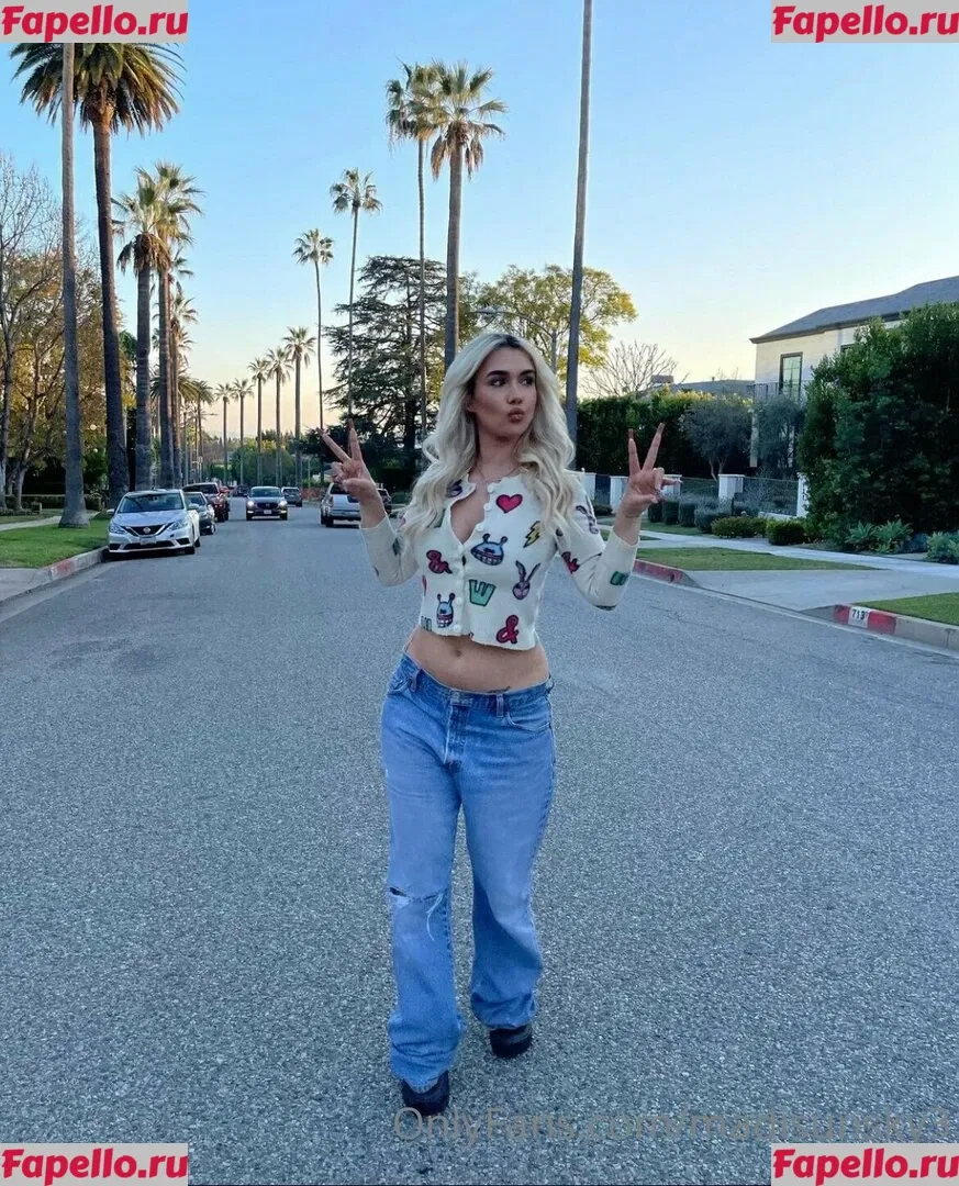 Madisun Sky Onlyfans Photo Gallery 