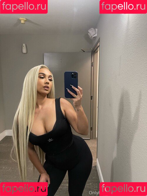 Madisun Sky Onlyfans Photo Gallery 