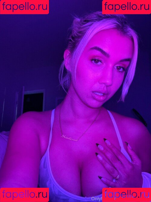 Madisun Sky Onlyfans Photo Gallery 