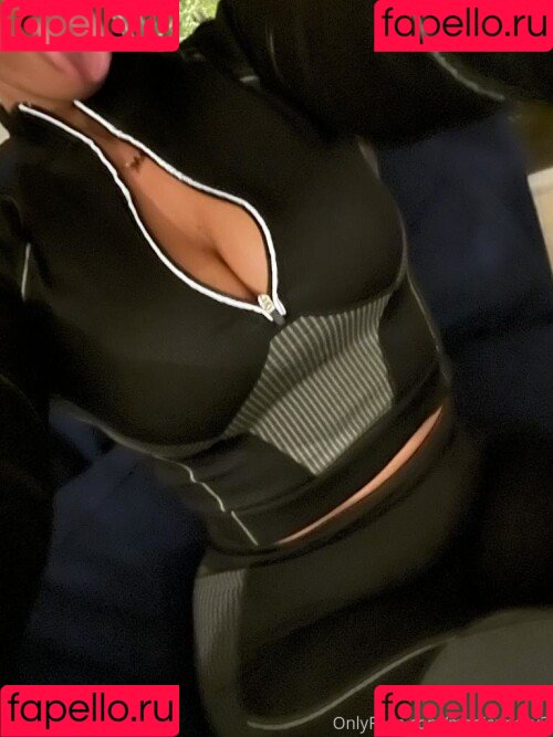 Madisun Sky Onlyfans Photo Gallery 