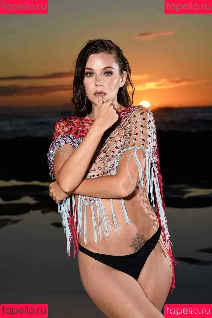 Stephanie Manescu Onlyfans Photo Gallery 