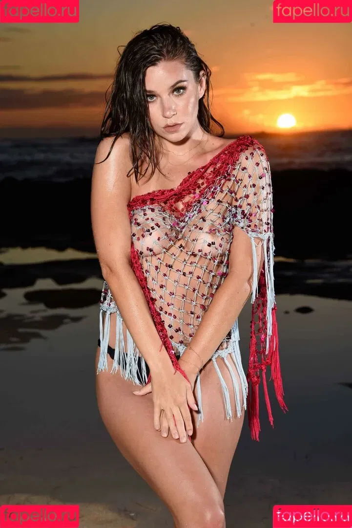 Stephanie Manescu Onlyfans Photo Gallery 