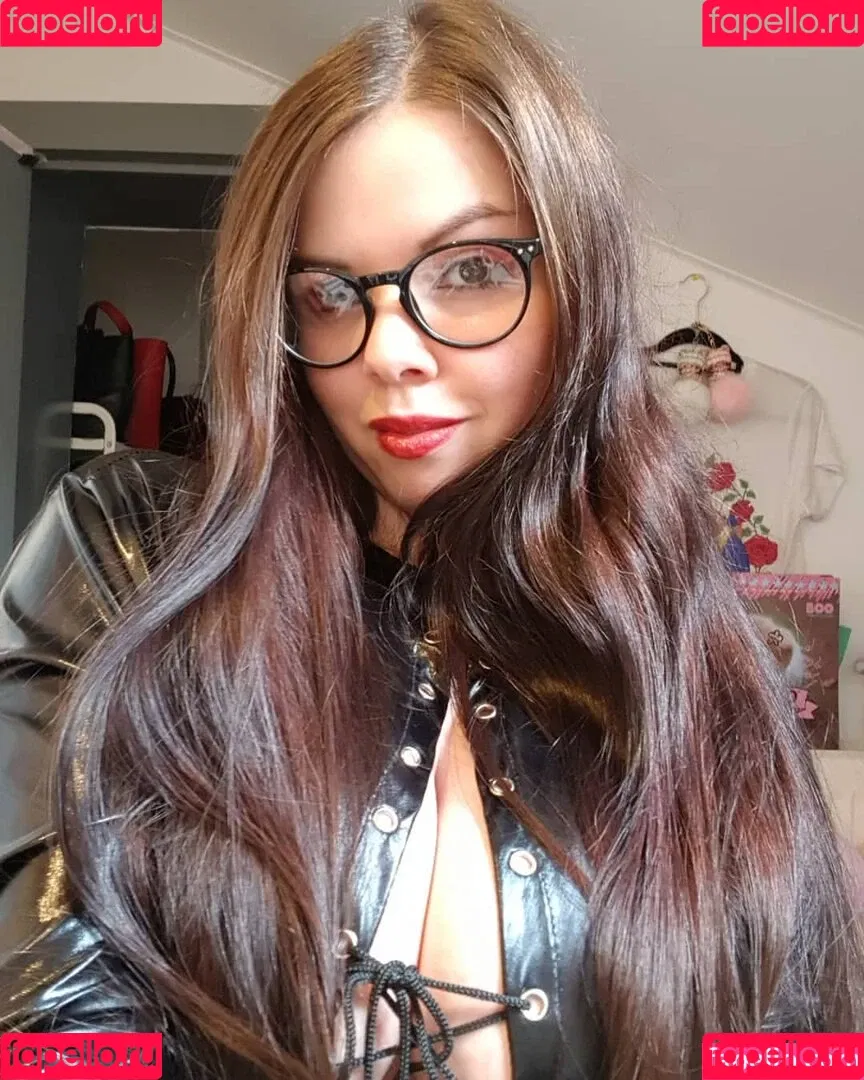 Nina Nightbloom Onlyfans Photo Gallery 
