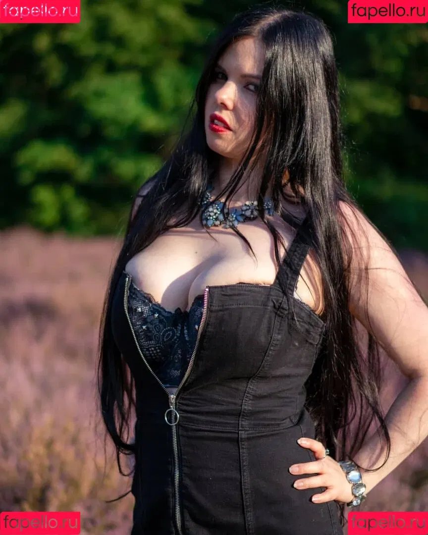 Nina Nightbloom Onlyfans Photo Gallery 